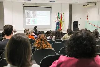 Cerca de cem pessoas prestigiam palestra da AmpeBr - 1