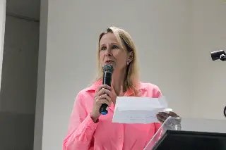 Cerca de cem pessoas prestigiam palestra da AmpeBr - 2