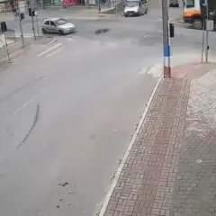 (VÍDEO) Mulher fica ferida após ser atropelada em São João Batista  - 1