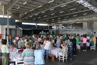 Público prestigia Bingo com Café de Natal da Apae de Brusque - 4