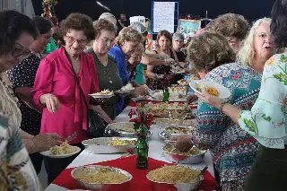 Público prestigia Bingo com Café de Natal da Apae de Brusque - 10