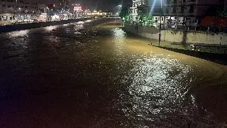 Rio Itajaí-Mirim sai da calha próximo à ponte estaiada - 2