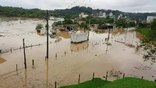(Video) Chuva causa alagamento em diversas ruas de Brusque  - 2