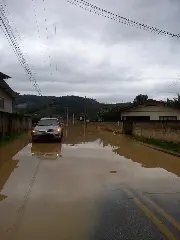(Video) Chuva causa alagamento em diversas ruas de Brusque  - 5