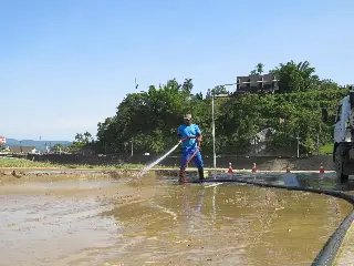 Prefeitura segue com o trabalho de limpeza da avenida Beira Rio - 3