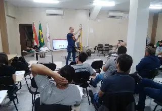Equipe de manutenção da Secretaria de Educação passa por formação - 3