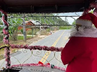 Brusque inicia celebrações natalinas com Jabiraca do Papai Noel pelos Bairros - 2