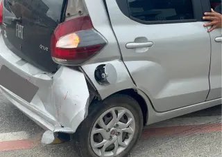 Colisão entre três carros deixa mulher ferida em Brusque  - 4