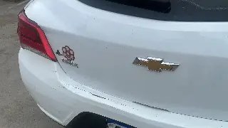 Colisão entre três carros deixa mulher ferida em Brusque  - 1