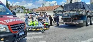 (URGENTE) Caminhão atropela adolescente em Brusque  - 4