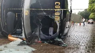 (URGENTE) Ônibus de Guabiruba tomba no Rio Grande do Sul - 1
