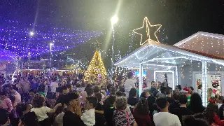 Natal em Família é oficialmente aberto com a chegada do Papai Noel - 11