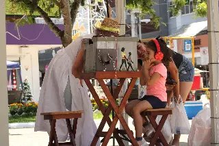 Sobrevoo do Papai Noel atrai centenas de famílias em Brusque - 3