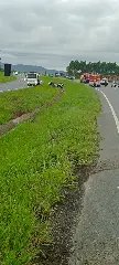Saída de pista seguida de capotamento deixa um ferido na BR 470 - 1