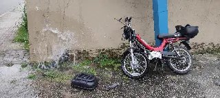 SAMU é acionado após jovem colidir mobilete em muro em Brusque  - 7