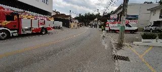 SAMU é acionado após jovem colidir mobilete em muro em Brusque  - 2