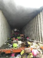 Bombeiros usam dez mil litros de água para conter incendio - 8