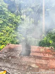 Bombeiros usam dez mil litros de água para conter incendio - 6