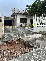 Buraco na saída de casa pega moradores de surpresa - 1