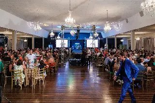 Desfile da Pronegócio apresenta tendências do Inverno 2024 - 1