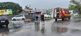 Motociclista fica ferida após colisão com carro em Brusque - 1