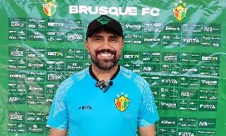 Equipe que sai jogando depende de avaliações, diz Luizinho - 2
