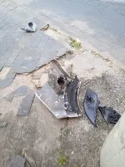 Motorista sobe calçada e atinge placa para evitar acidente - 3