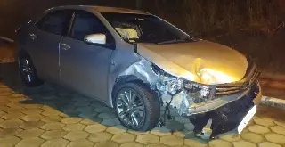 Carro sai da pista após colisão na rodovia em Nova Trento - 2