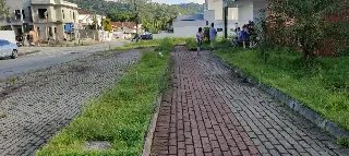 Fila na madrugada e mato na UBS, reclamam moradores - 3