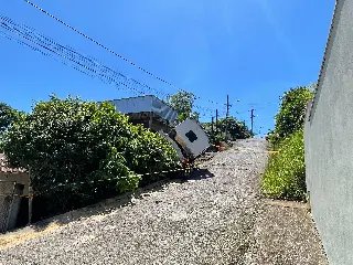 (VÍDEO) Saiba detalhes do caminhão que caiu sobre casa - 5