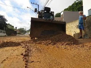 Rua João XXIII recebe limpeza após fortes chuvas - 2
