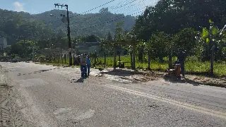 Trecho da rua David Hort recebe melhoria no asfalto  - 2