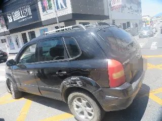 Colisão entre dois carros é registrada no Centro de Brusque - 3