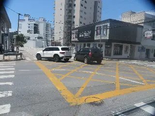 Colisão entre dois carros é registrada no Centro de Brusque - 2