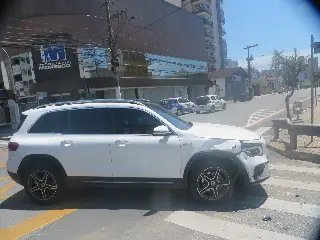 Colisão entre dois carros é registrada no Centro de Brusque - 6