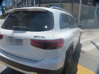 Colisão entre dois carros é registrada no Centro de Brusque - 4