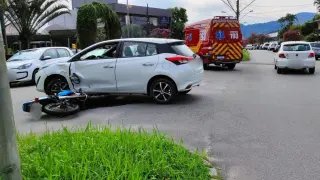 Colisão entre carro e moto deixa um ferido no Maluche  - 5