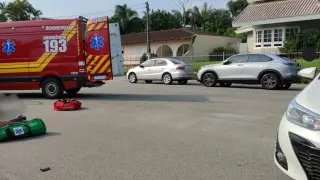 Colisão entre carro e moto deixa um ferido no Maluche  - 1