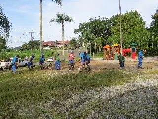 Praça no Jardim Maluche recebe mutirão de limpeza - 7