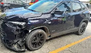 Jovem fica ferido após colisão entre carro e moto no Santa Rita  - 2