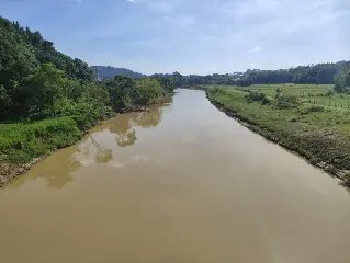 Sacos de cimento estragaram na obra da ponte no Rio Branco - 5