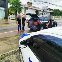 Motorista embriagado é flagrado dirigindo em zig-zag em Brusque  - 3