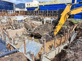 Trabalhador sofre ferimentos ao ser atingido e prensado por placa de ferro - 2