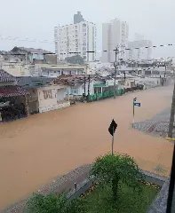 (VÍDEO) Chuva causa transtornos em vários bairros de Brusque - 4