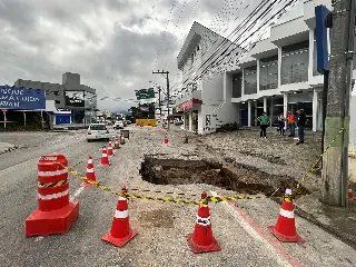 Erosão na 1º de Maio aumenta após as chuvas - 5