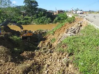 Após danos em sua cabeceira, ponte no Limoeiro começa a ser reparada - 3