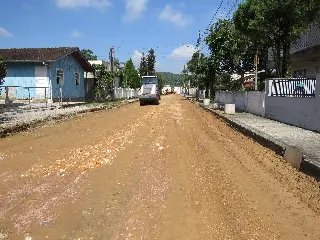 Programa de Pavimentação Comunitária finaliza mais uma via - 12