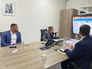 Comitiva a Brasília encaminha R$ 10 milhões em recursos  - 11