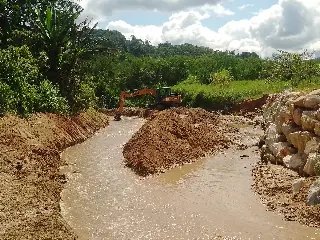 Prefeitura de Brusque inicia mutirão de limpeza de valas - 1