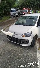 Mulher é socorrida após colisão de UP contra poste em Guabiruba  - 1